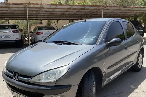 پژو، 206