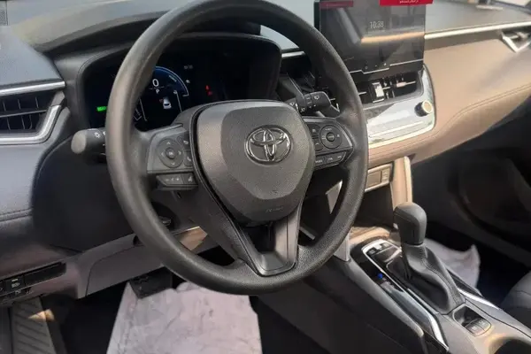 تویوتا، کرولا کراس هیبرید