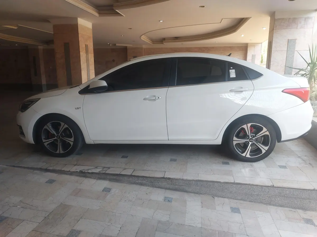 چری،  آریزو 5T