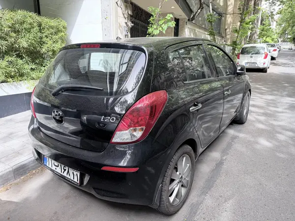 هیوندای  i20