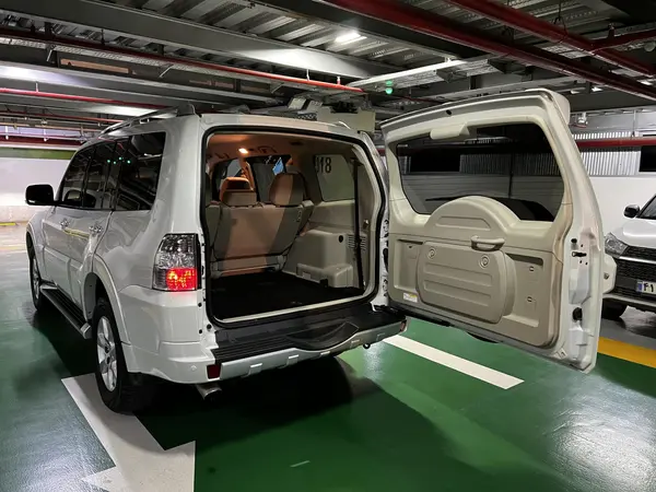 میتسوبیشی، پاجرو چهار در