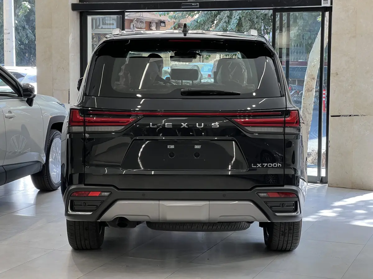 لکسوس،  LX