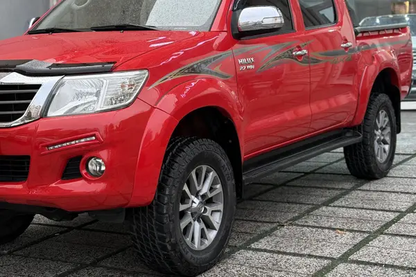 تویوتا، هایلوکس دو کابین