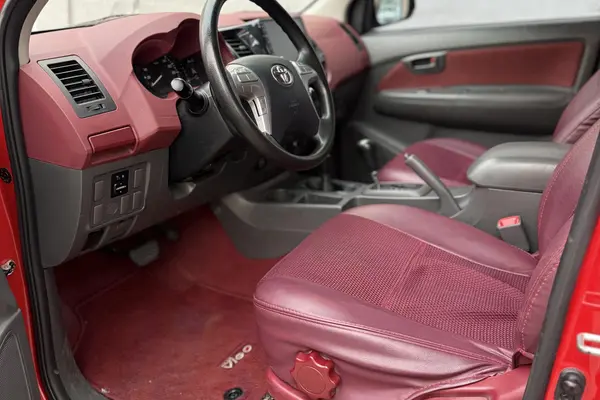 تویوتا، هایلوکس دو کابین