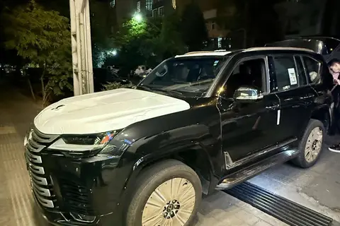 لکسوس، LX