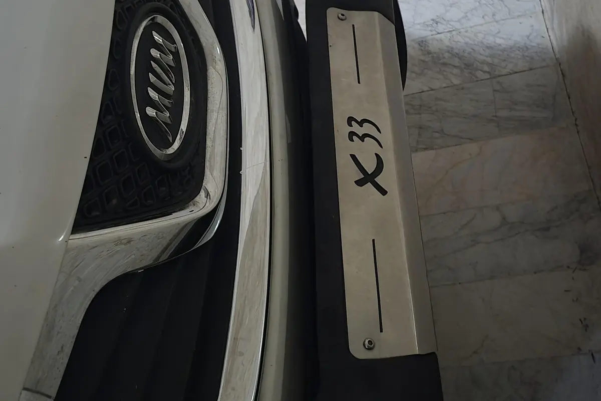 ام وی ام،  X33