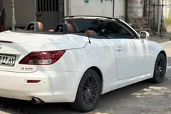لکسوس، IS
