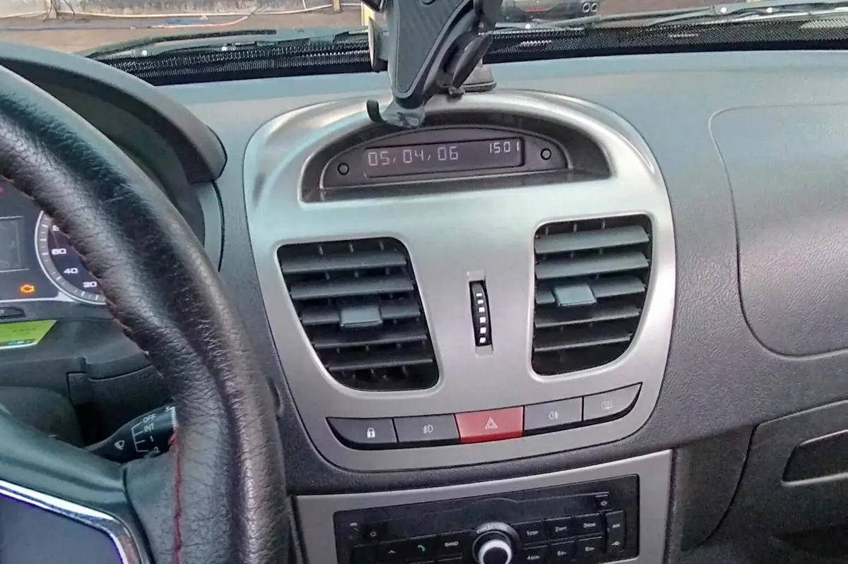 کوییک،  دنده ای R