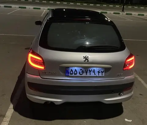 پژو، 206