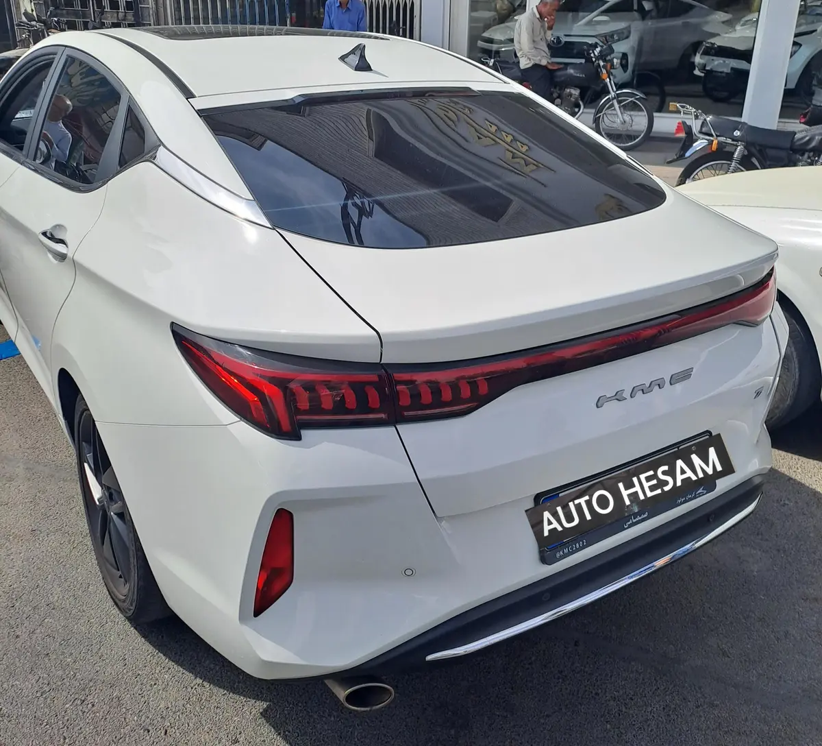 کی ام سی،  J7