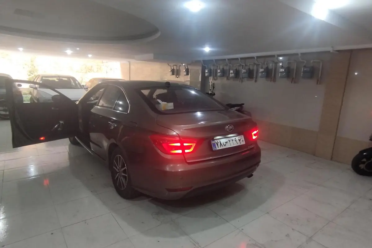 لیفان،  820