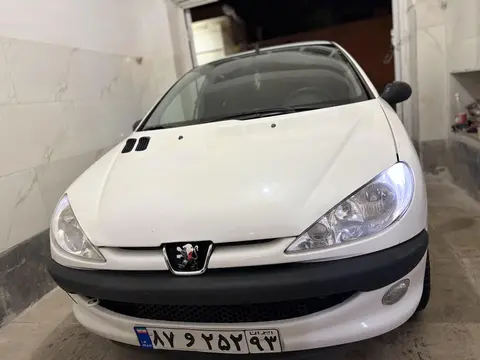 پژو، 206