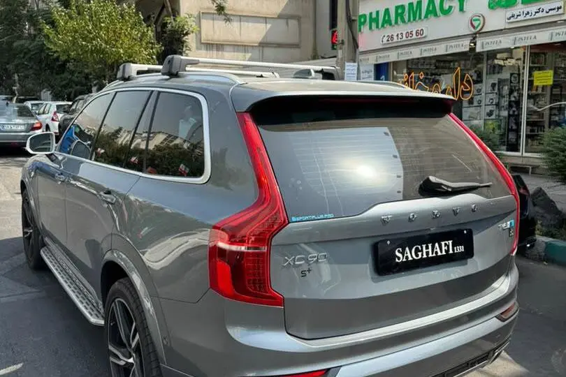 ولوو،  XC90