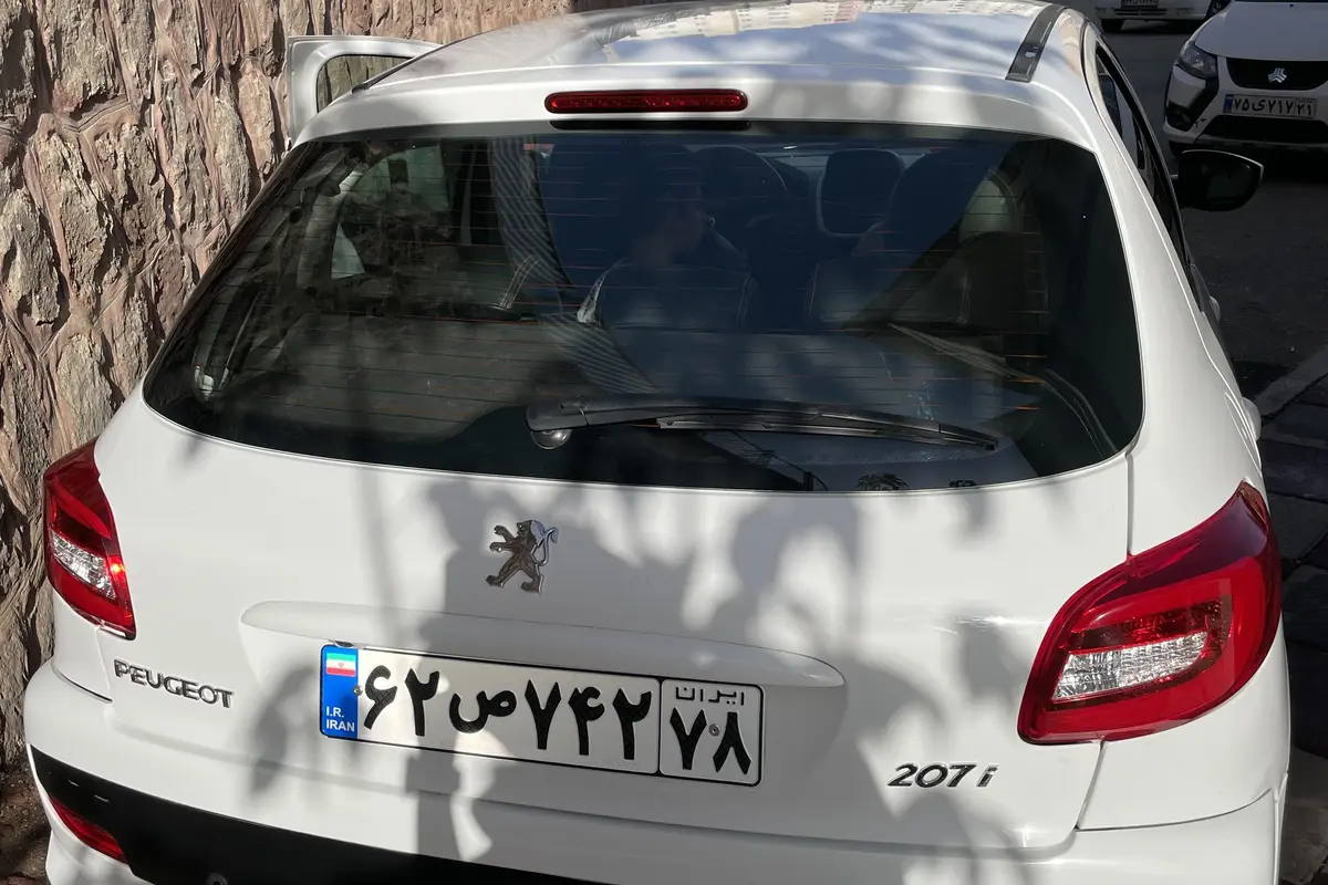 پژو،  207