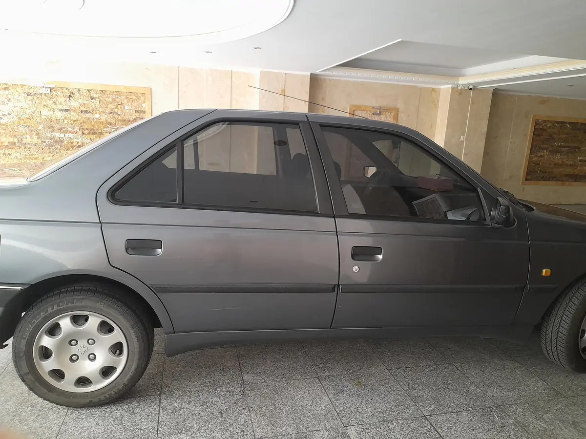 پژو،  405