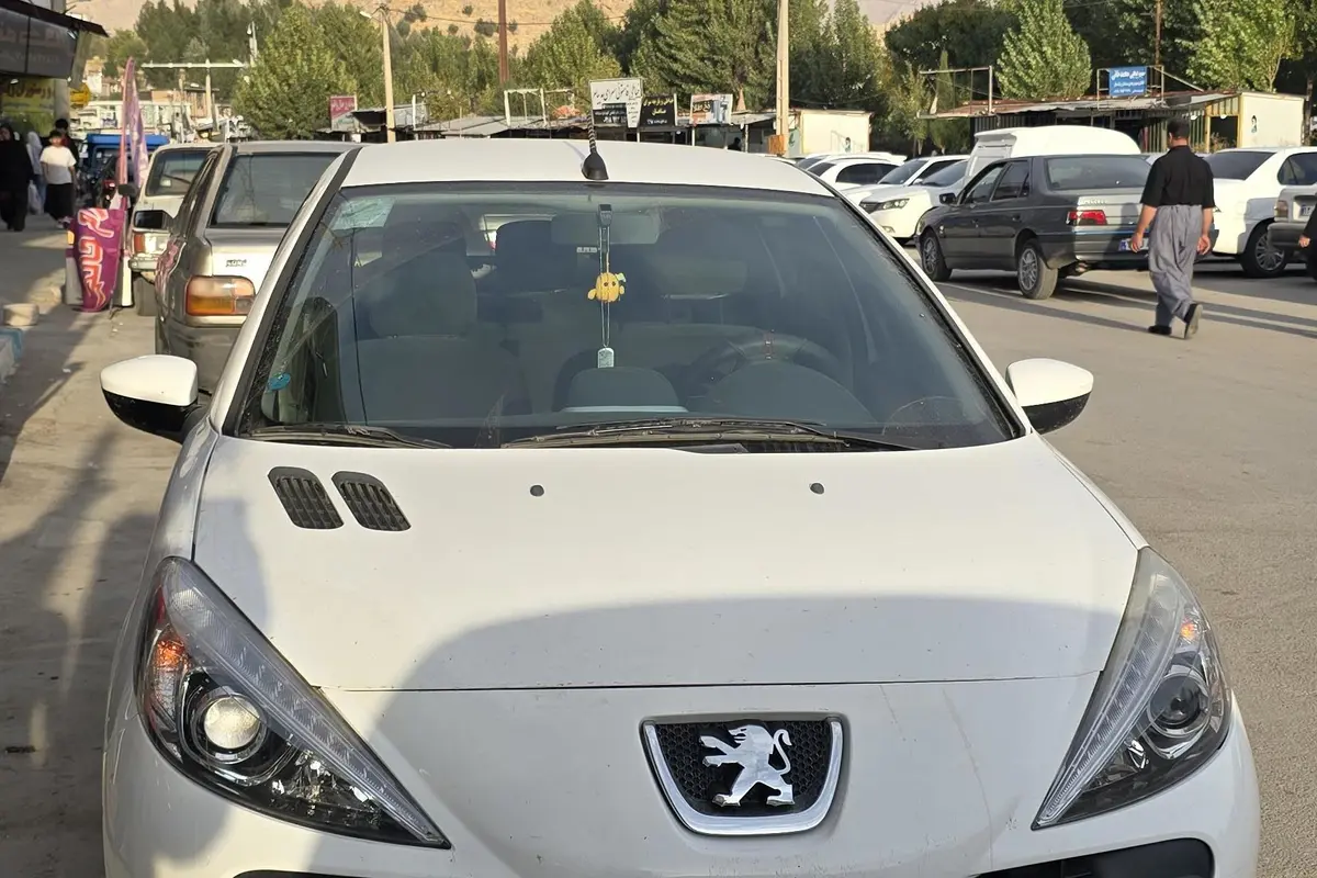پژو،  207