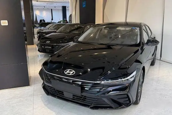 هیوندای  النترا