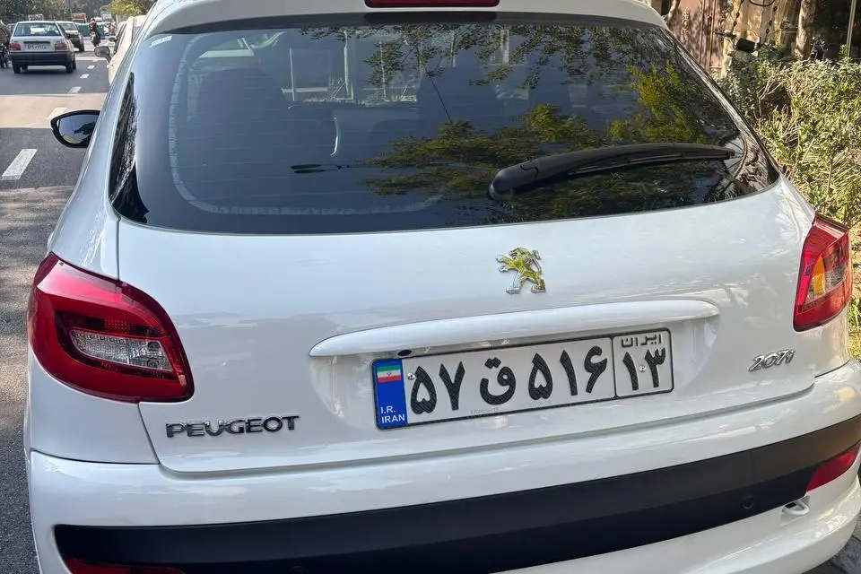 پژو،  207