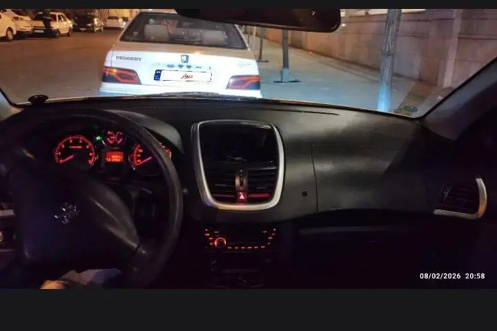 پژو،  207