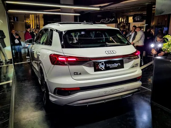 حواله آئودی، Q4 e-tron