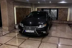 لکسوس، ES
