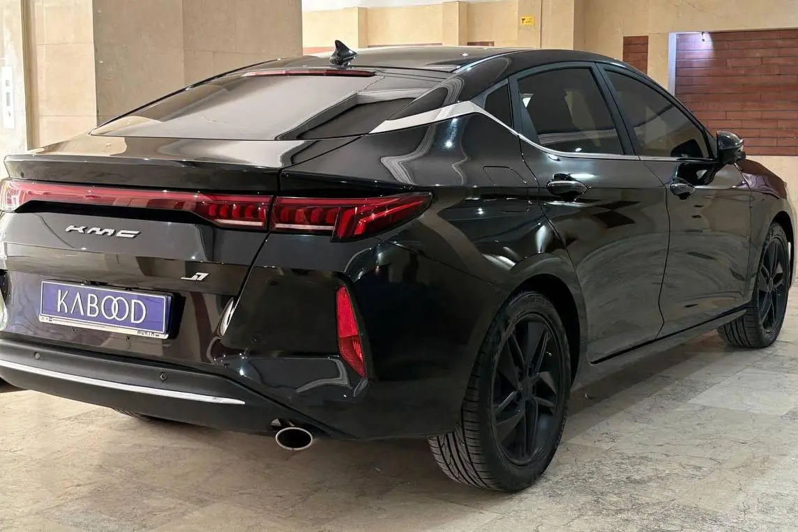 کی ام سی،  J7