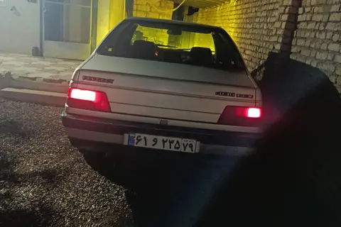 پژو، 405