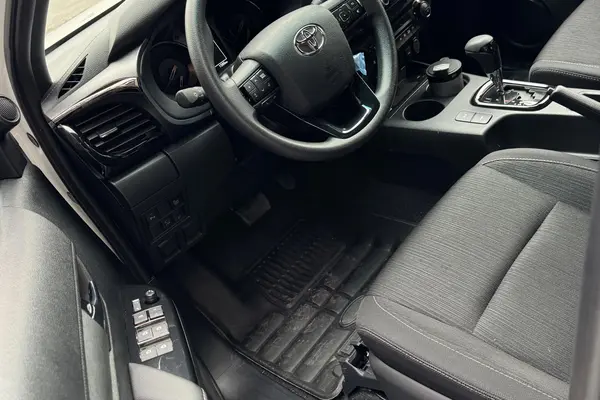 تویوتا، هایلوکس دو کابین