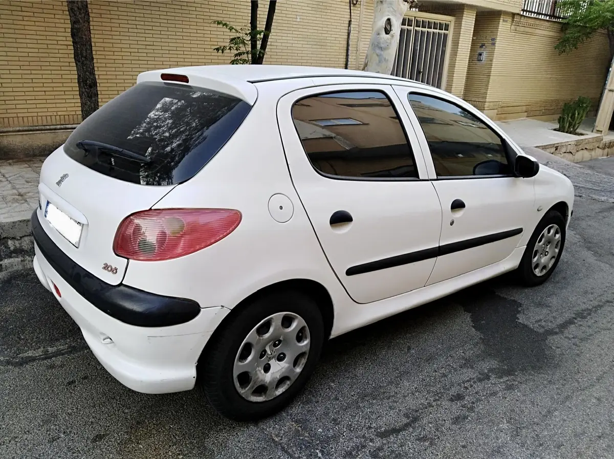 پژو،  206