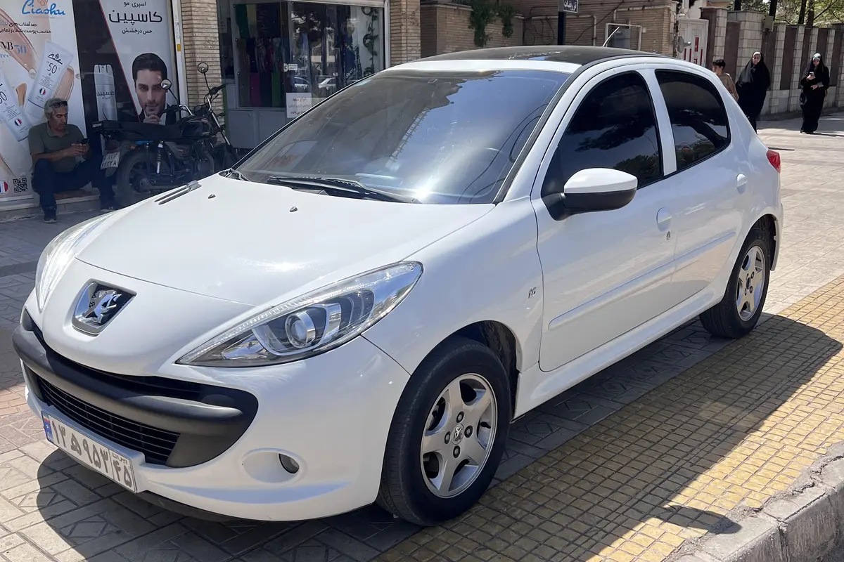 پژو،  207