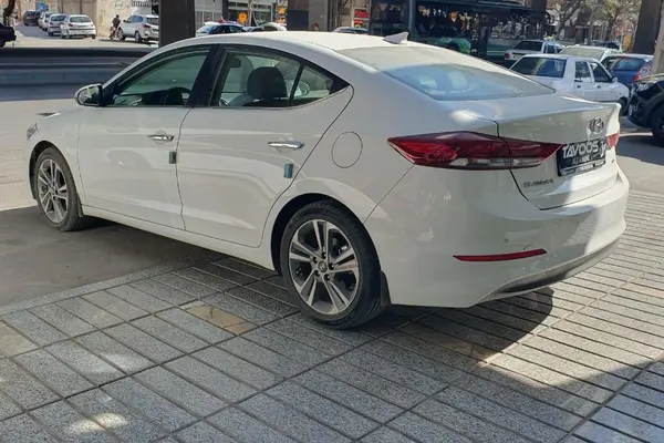 هیوندای، النترا