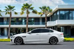 جگوار، XE