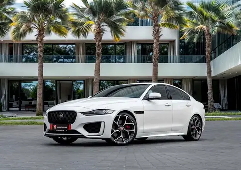 جگوار، XE