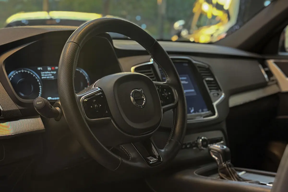 ولوو،  XC90