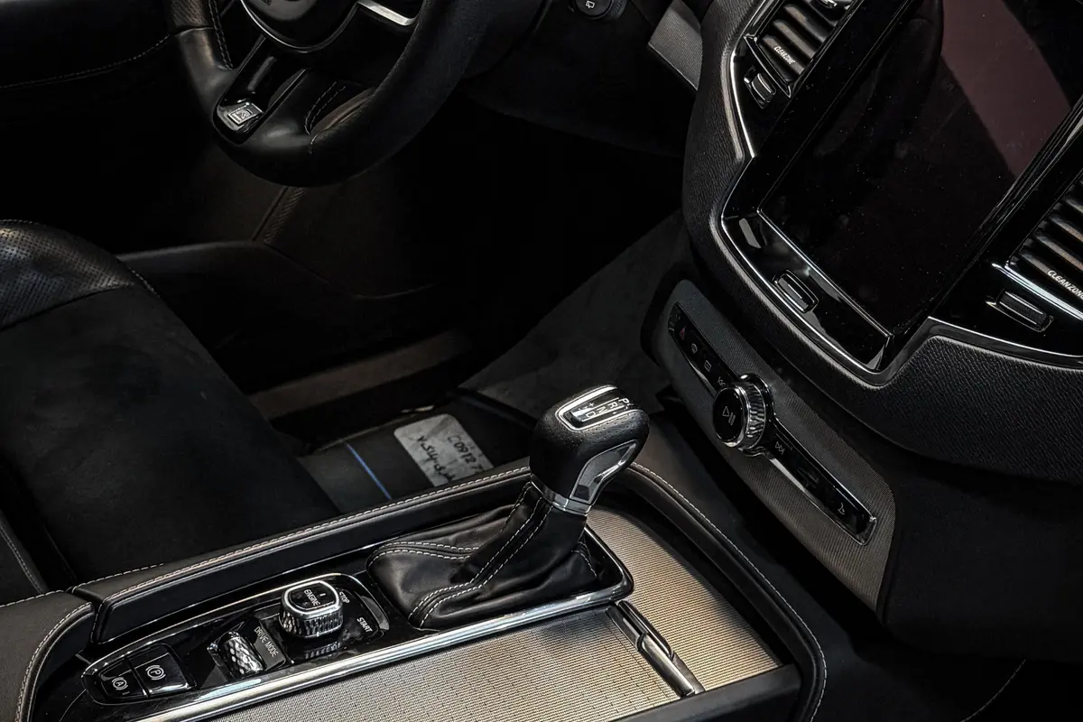 ولوو،  XC90