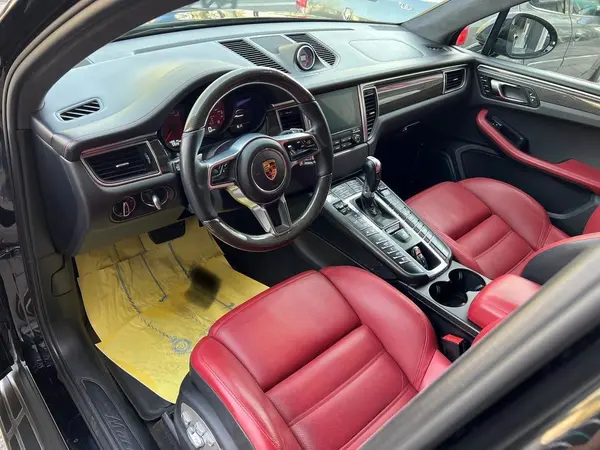 پورشه، ماکان