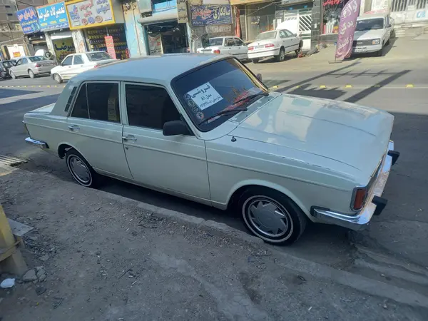 پیکان، سدان