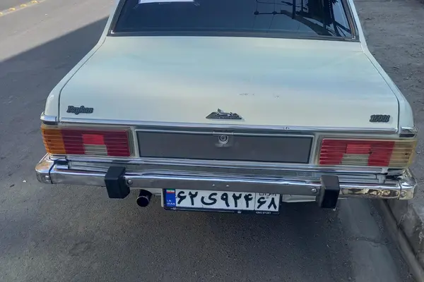 پیکان، سدان