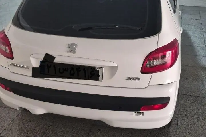 پژو،  207