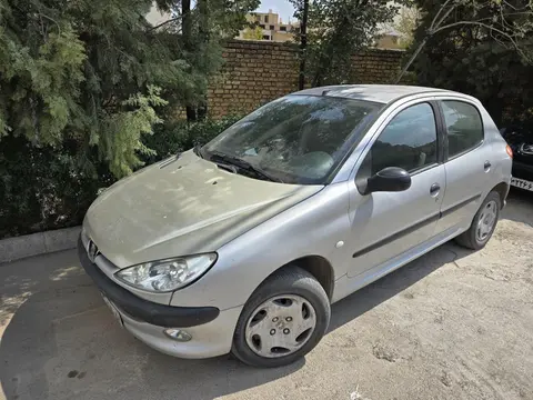 پژو، 206