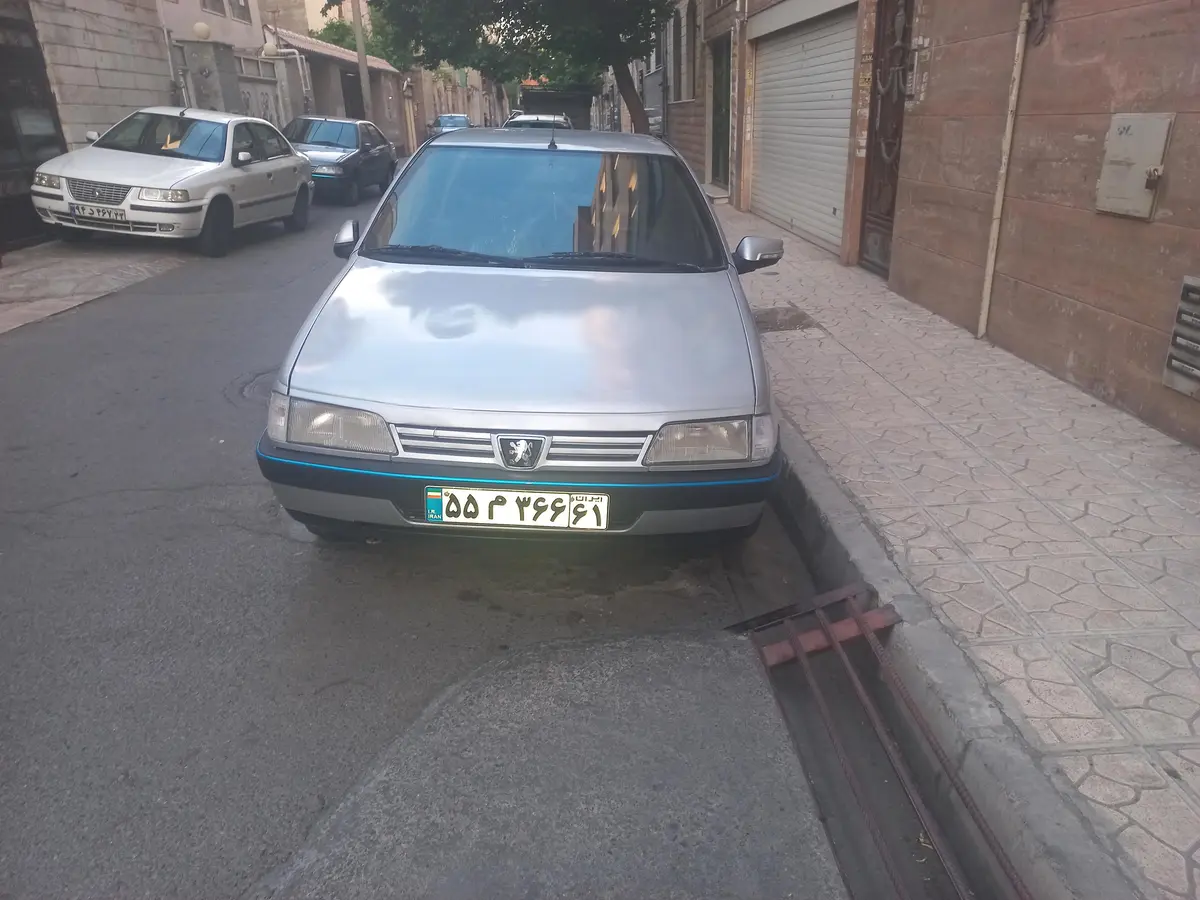پژو،  405