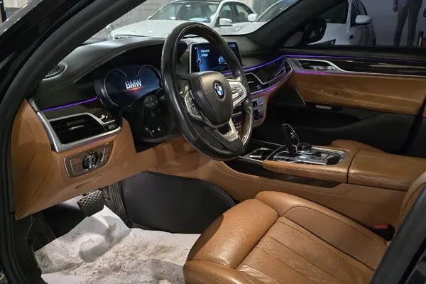 ب ام و، سری 7