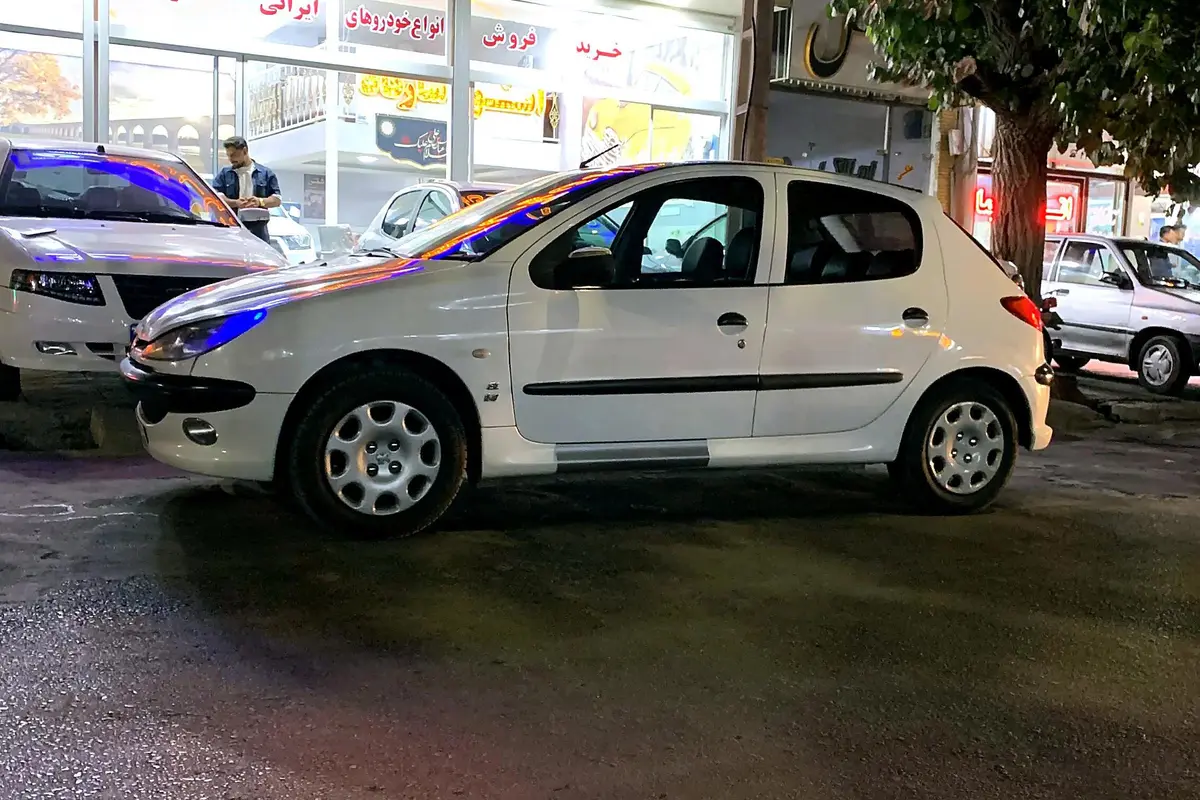 پژو  206