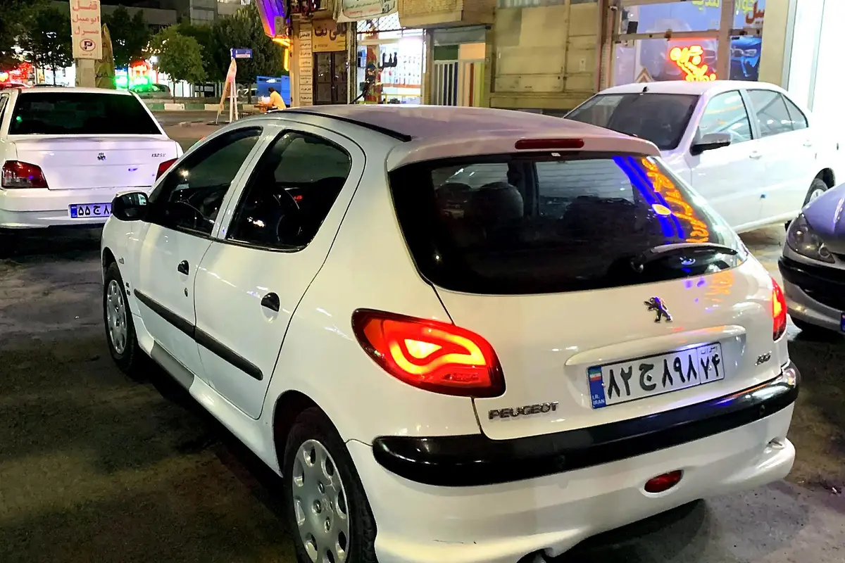 پژو  206