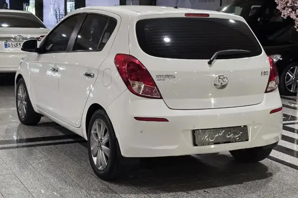 هیوندای  i20