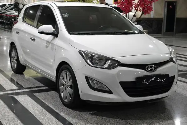 هیوندای  i20