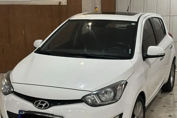 هیوندای  i20