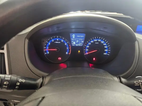هیوندای  i20