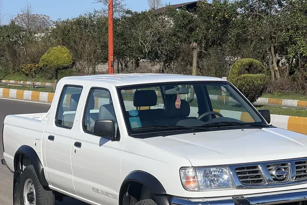 نیسان، پیکاپ دو کابین