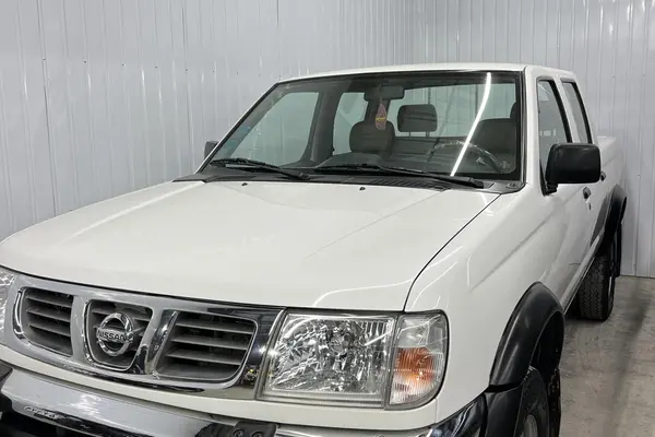 نیسان، پیکاپ دو کابین